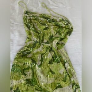 Green Shimmer Bodycon Dress – Size 6 (Medium)
